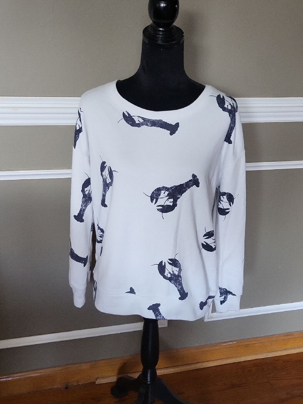 Lou & Grey White Sweatshirt with Navy Lobster Print Size Small